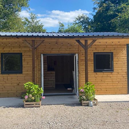 Kingfisher Cabin - Wild Escapes Wrenbury Off Grid Glamping - Ages 12 And Over Baddiley 外观 照片