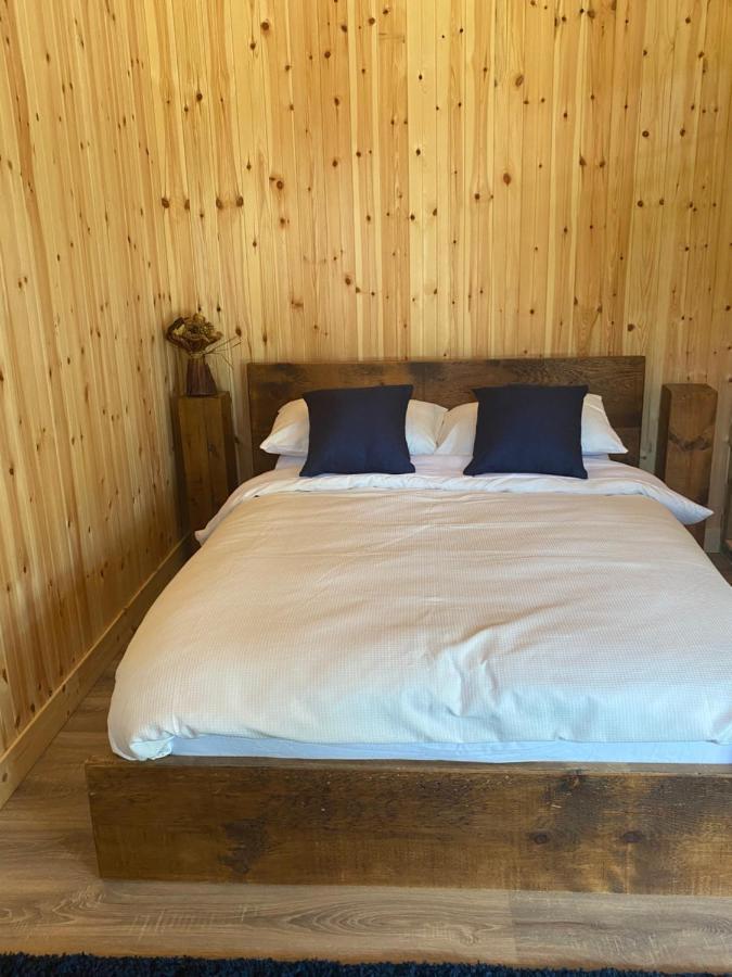 Kingfisher Cabin - Wild Escapes Wrenbury Off Grid Glamping - Ages 12 And Over Baddiley 外观 照片