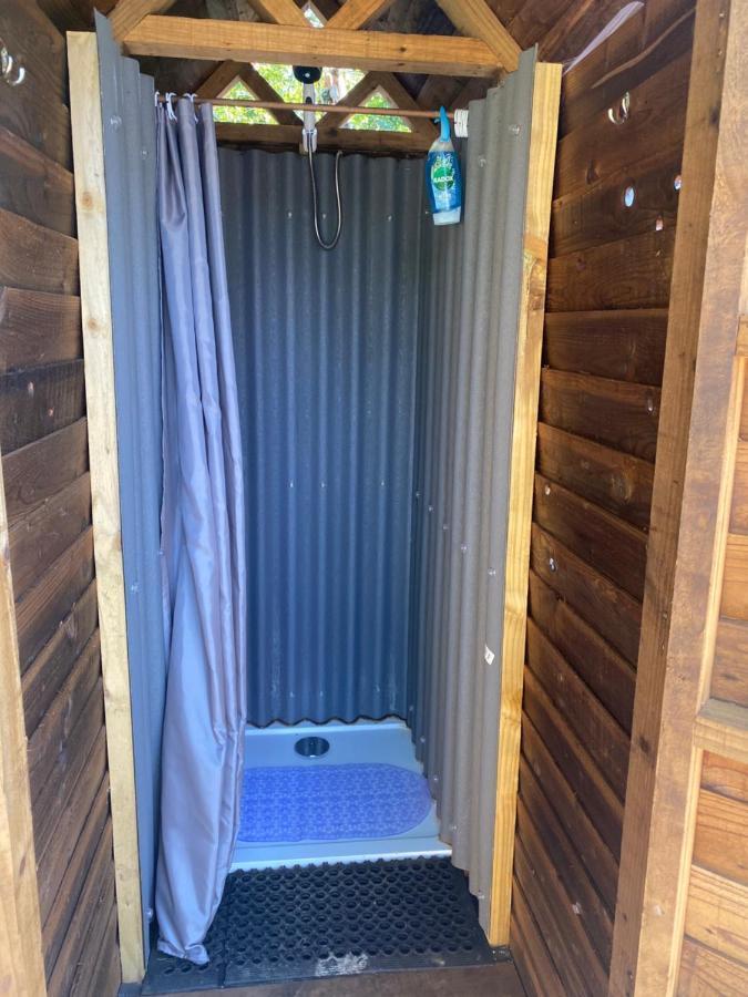Kingfisher Cabin - Wild Escapes Wrenbury Off Grid Glamping - Ages 12 And Over Baddiley 外观 照片