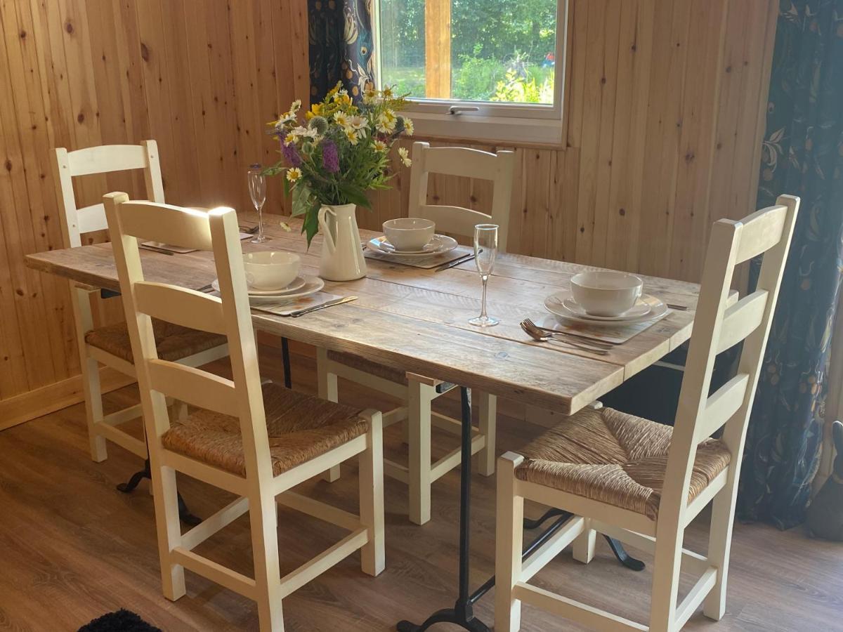 Kingfisher Cabin - Wild Escapes Wrenbury Off Grid Glamping - Ages 12 And Over Baddiley 外观 照片