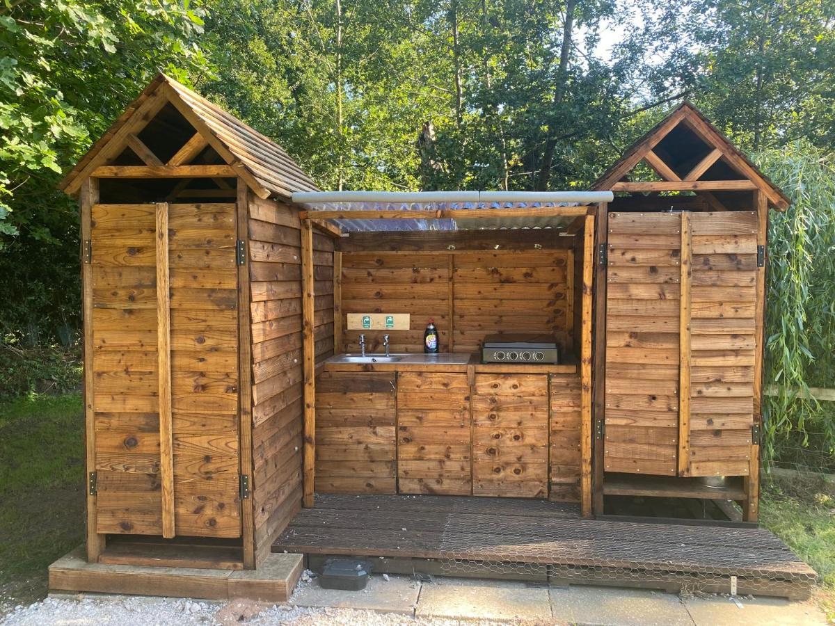 Kingfisher Cabin - Wild Escapes Wrenbury Off Grid Glamping - Ages 12 And Over Baddiley 外观 照片