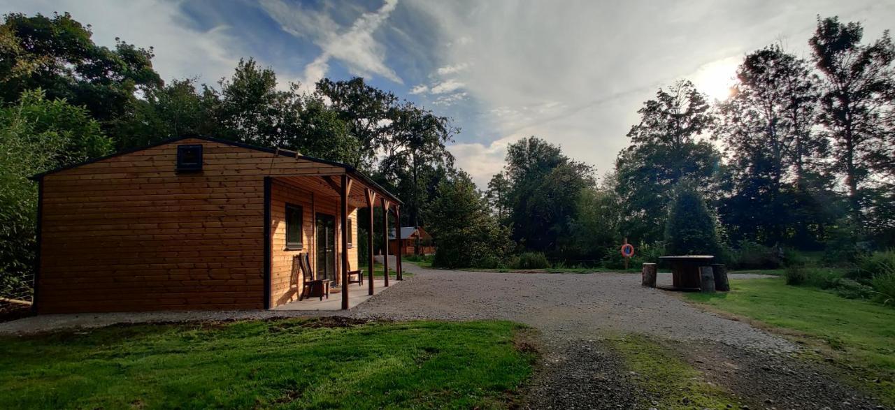 Kingfisher Cabin - Wild Escapes Wrenbury Off Grid Glamping - Ages 12 And Over Baddiley 外观 照片